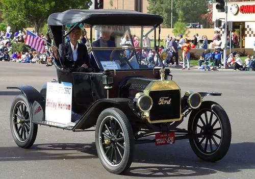 竟然还有车门取名，劳斯莱斯车门自动开