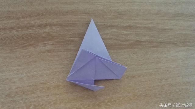 怎么用折星星的纸做其他东西，DIY五角星纸花的方法