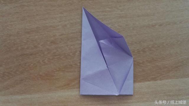 怎么用折星星的纸做其他东西，DIY五角星纸花的方法
