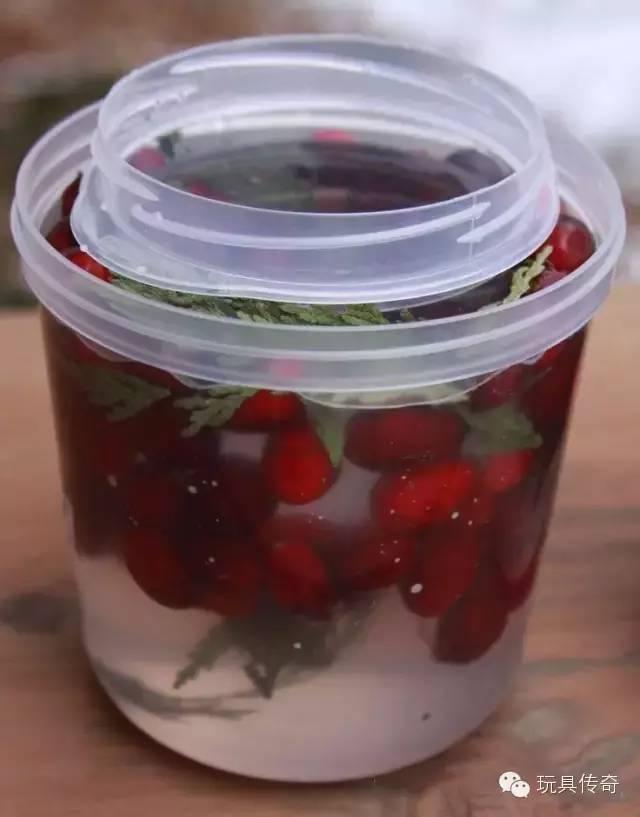 怎么用塑料瓶做可爱的小灯笼，我们一起手工DIY个冰灯笼吧