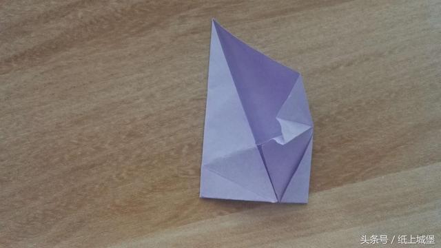 怎么用折星星的纸做其他东西，DIY五角星纸花的方法