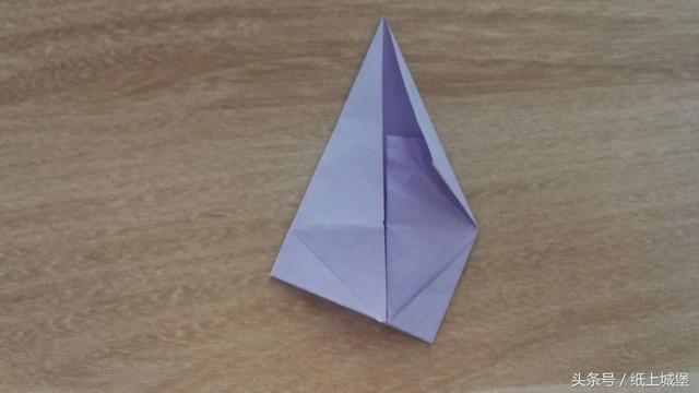 怎么用折星星的纸做其他东西，DIY五角星纸花的方法