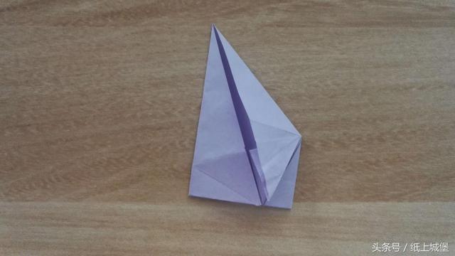 怎么用折星星的纸做其他东西，DIY五角星纸花的方法