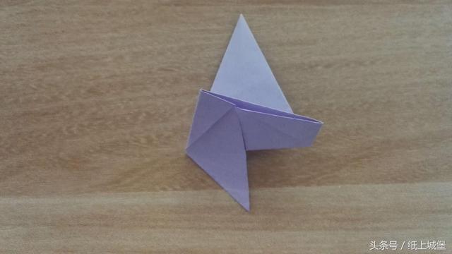 怎么用折星星的纸做其他东西，DIY五角星纸花的方法