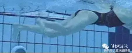 蛙泳蹬腿练习，蛙泳如何练蹬腿