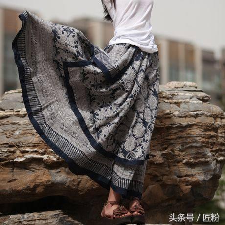 传统蜡染作品背后的意义，感受中国传承几千年的艺术瑰宝