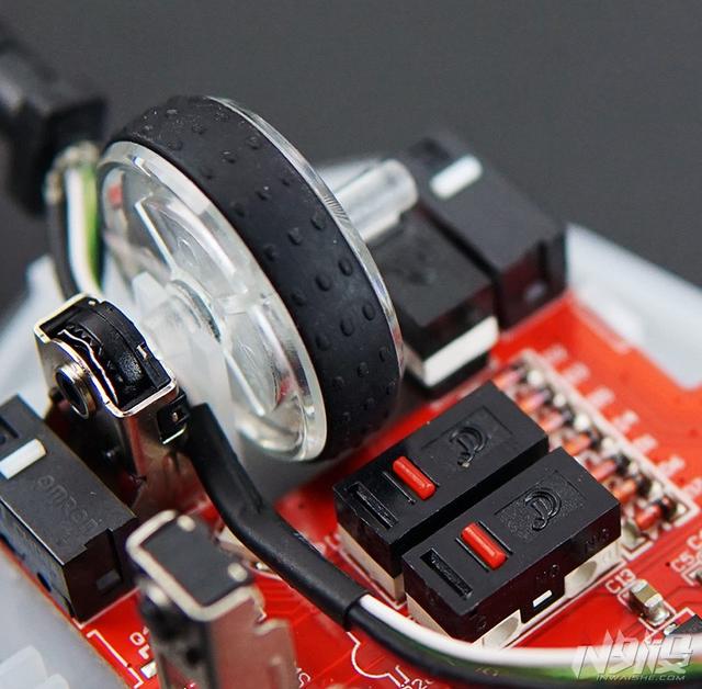 摩豹电竞鼠标测评，外设速评丨分享几款我最近入手的无线游戏鼠标