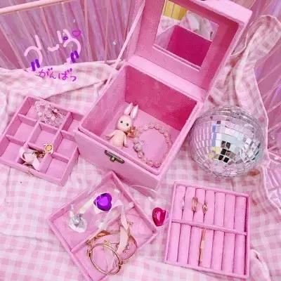 有哪些价格不贵，适合送闺蜜的少女心礼物推荐？