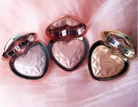 有哪些价格不贵，适合送闺蜜的少女心礼物推荐？