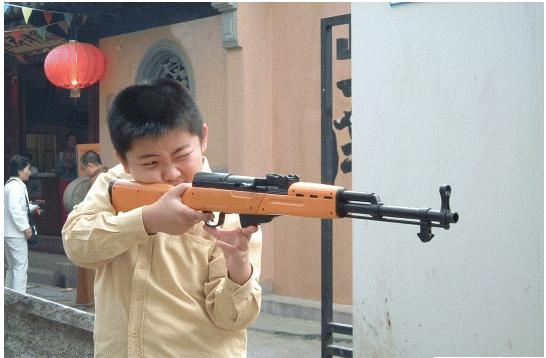 何赛飞多大年龄，何赛飞老公个人资料简介