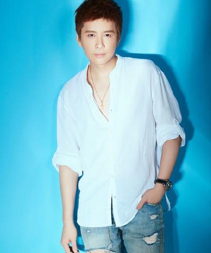 李智楠今年多大，32岁李智楠爆帅照重返十八岁的天空颜值巅峰