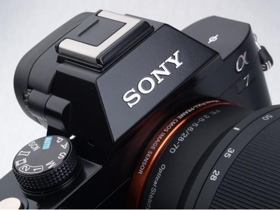 索尼a5000，预算4千元买哪个常用全幅镜头