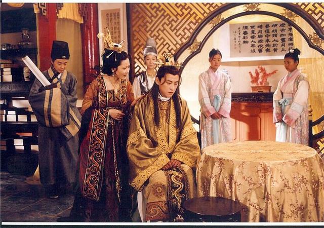 何赛飞多大年龄，何赛飞老公个人资料简介