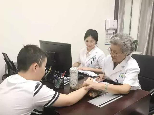 糖尿病手写病历(糖尿病模版病历)