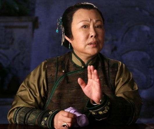 何赛飞多大年龄，何赛飞老公个人资料简介