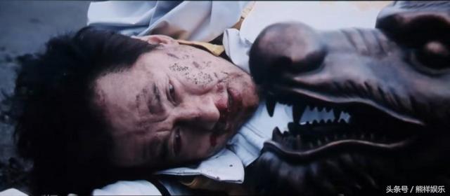 成龙全身受伤图，成龙大哥最好看电影