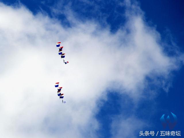 巴黎航展展示，带你逛巴黎航展