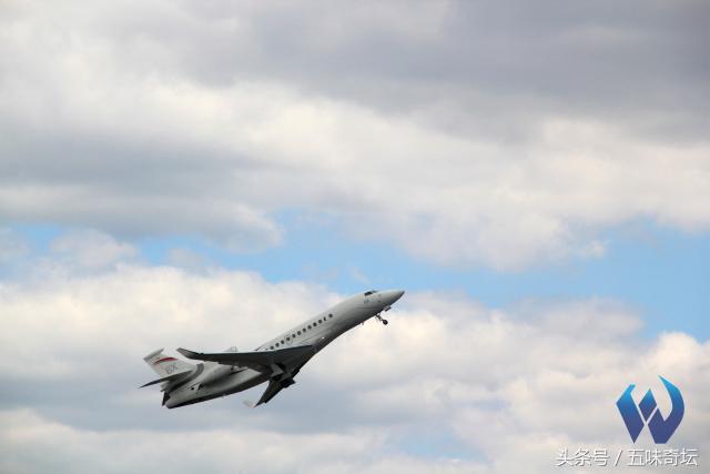 巴黎航展展示，带你逛巴黎航展