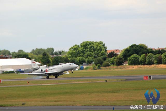 巴黎航展展示，带你逛巴黎航展