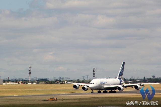 巴黎航展展示，带你逛巴黎航展