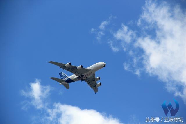 巴黎航展展示，带你逛巴黎航展