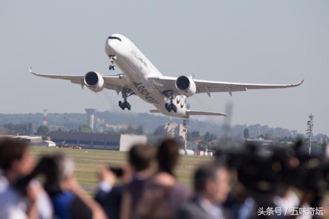 巴黎航展展示，带你逛巴黎航展