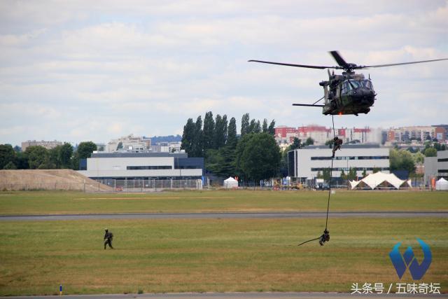 巴黎航展展示，带你逛巴黎航展