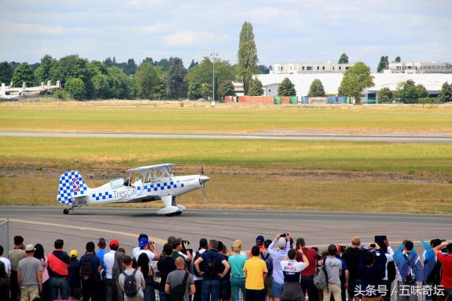 巴黎航展展示，带你逛巴黎航展
