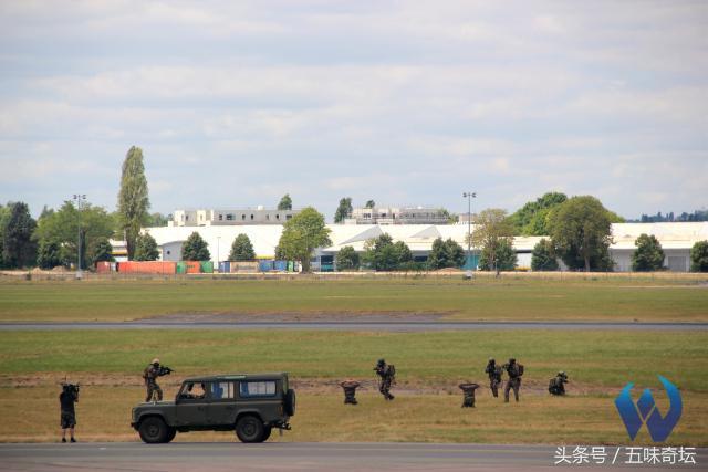 巴黎航展展示，带你逛巴黎航展