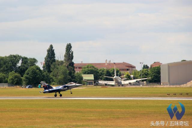 巴黎航展展示，带你逛巴黎航展