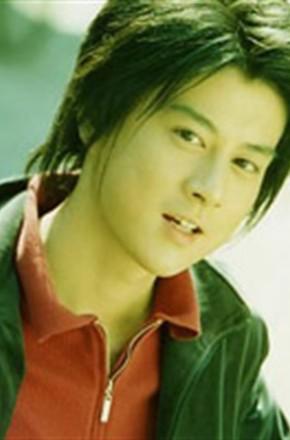 黄圣依因为周星驰电影而走红，有一部星爷拍的神奇电视剧只火了黄圣依