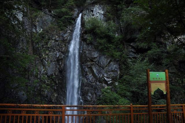 临夏著名旅游景点大全介绍，西北畅游之一甘肃省临夏回族自治州积石山的大墩峡