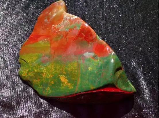 紫玉髓鉴别方法，血玉髓的硬性知识和功效