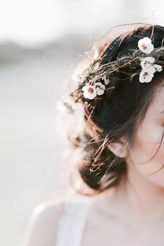 晚安句子171008：婚姻中最折磨人的并非冲突，而是厌倦