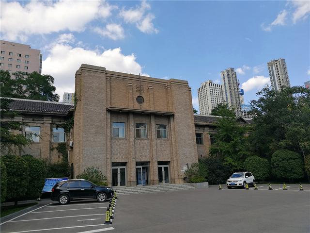鲁迅美术学院与鲁迅有何关系，中华人民共和国教育部直属的唯一一所高等美术学校