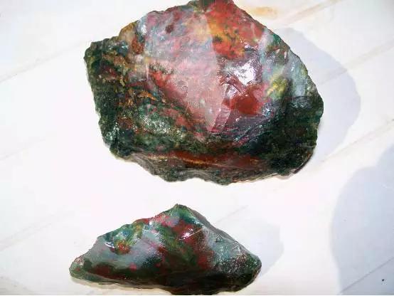 紫玉髓鉴别方法，血玉髓的硬性知识和功效