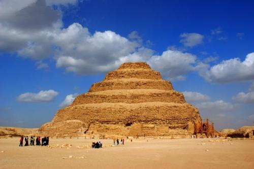 金字塔到底是假的吗，记者求证网传“金字塔是近代造的”说法真伪