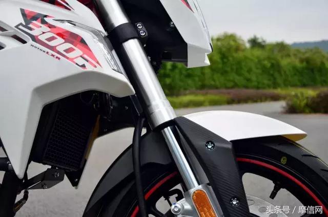 隆鑫无极300r数据，街头新元素隆鑫无极300R评测