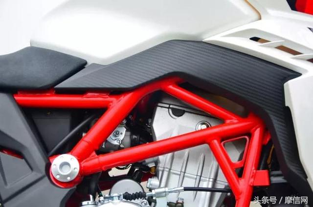 隆鑫无极300r数据，街头新元素隆鑫无极300R评测