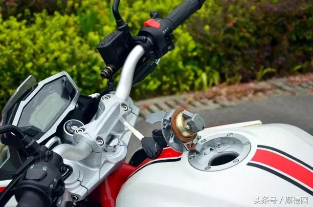 隆鑫无极300r数据，街头新元素隆鑫无极300R评测