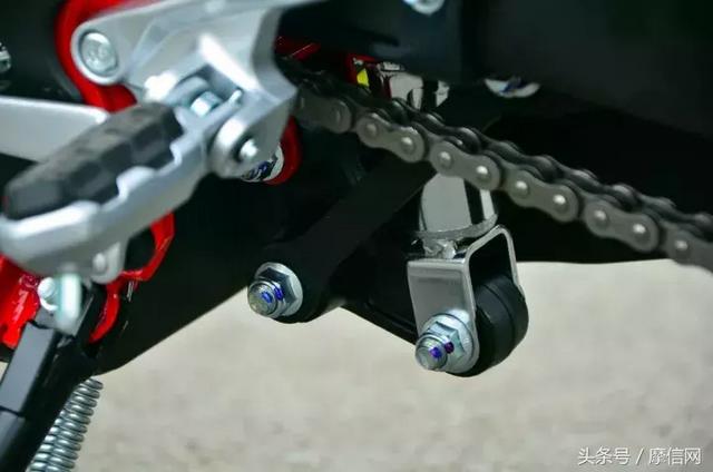 隆鑫无极300r数据，街头新元素隆鑫无极300R评测