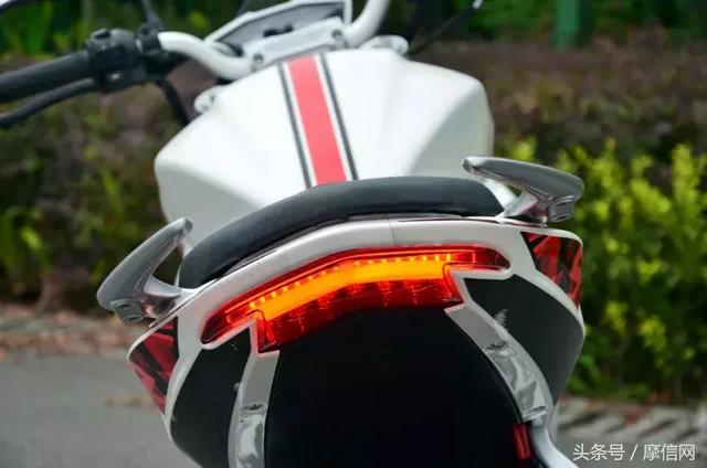 隆鑫无极300r数据，街头新元素隆鑫无极300R评测