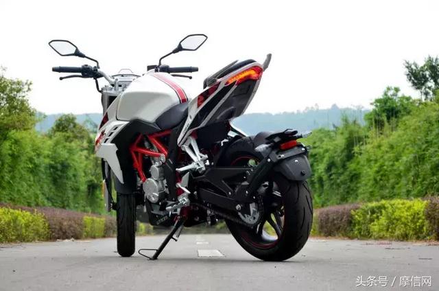 隆鑫无极300r数据，街头新元素隆鑫无极300R评测