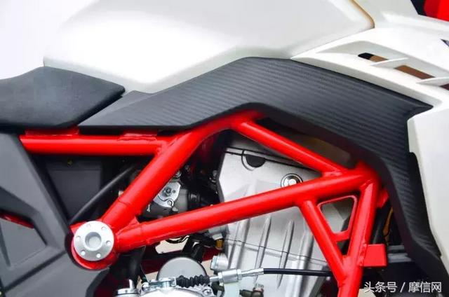 隆鑫无极300r数据，街头新元素隆鑫无极300R评测