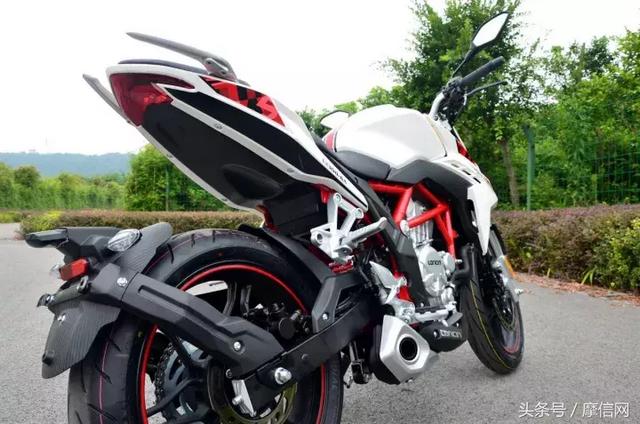 隆鑫无极300r数据，街头新元素隆鑫无极300R评测