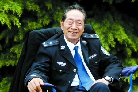 江南七怪柯镇恶谁演的，可大忠亦可大奸
