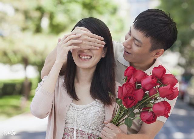 百思不得其姐：情人节送女朋友什么礼物好 七夕送女朋友什么礼物好最有意义