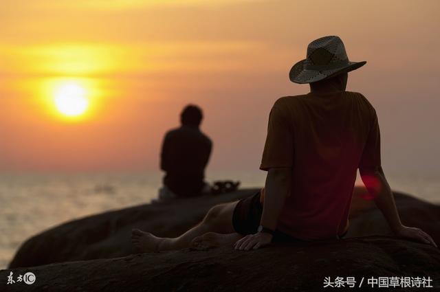 叶芝当你老了英文版pdf，越要读经典丨叶芝《当你老了》十版最美翻译