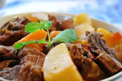 家庭红烧牛肉的简单做法，家常红烧牛肉的做法大全