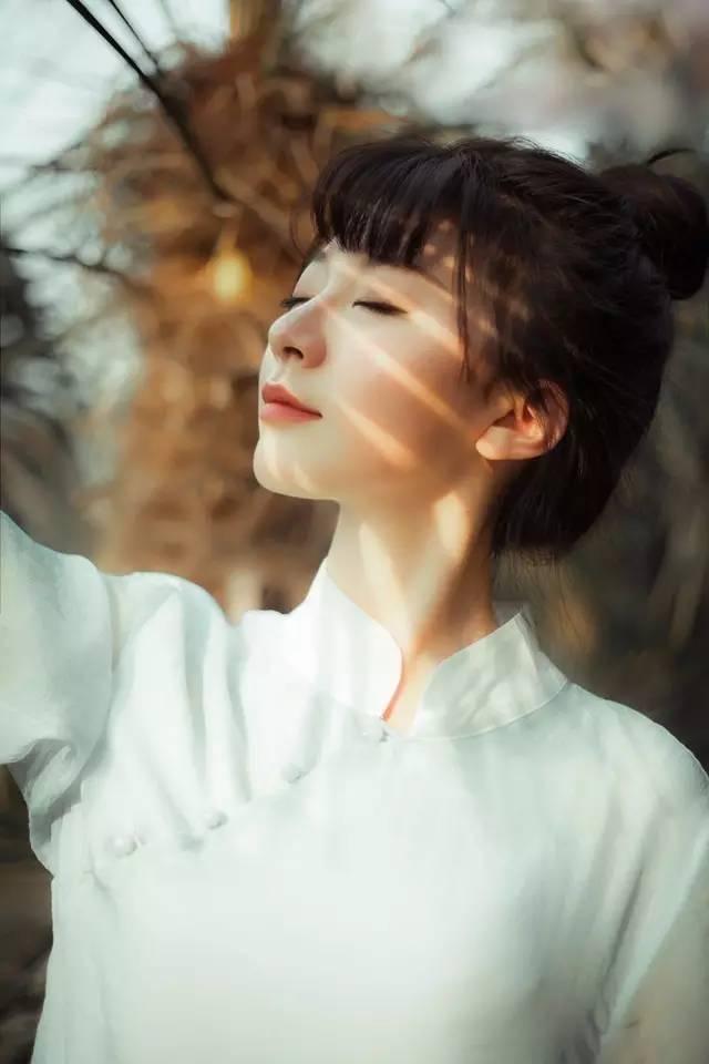 晚安好短句171021：我对你仍有爱意，我对自己无能为力
